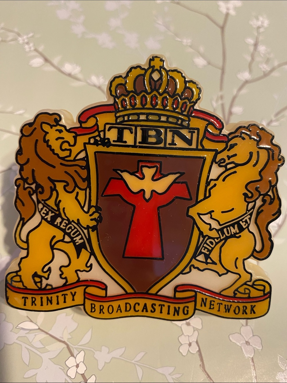 TBN Trinity Broadcasting Network Vintage Crest Nightlight Works!